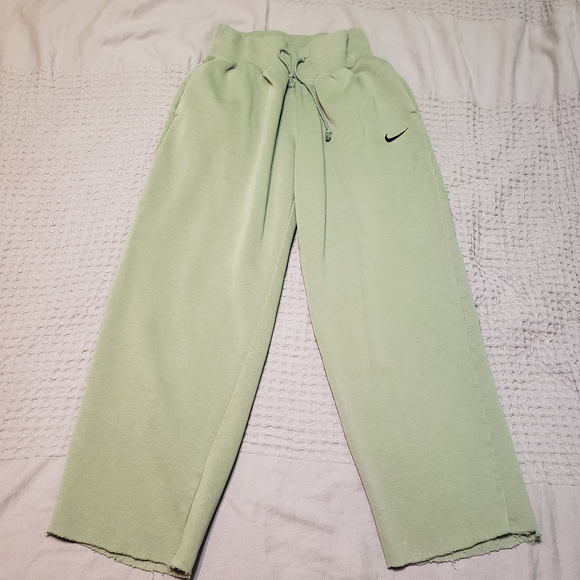 Nike Phoenix Fleece High-Rise Wide-Leg Sweatpants - Oil Green S - Picture 2 of 13